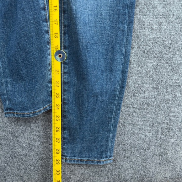 GUESS 1981 Skinny Jeans Womens 31 Medium Wash Blue Denim WBBAB4D4LU1 - Picture 7 of 8